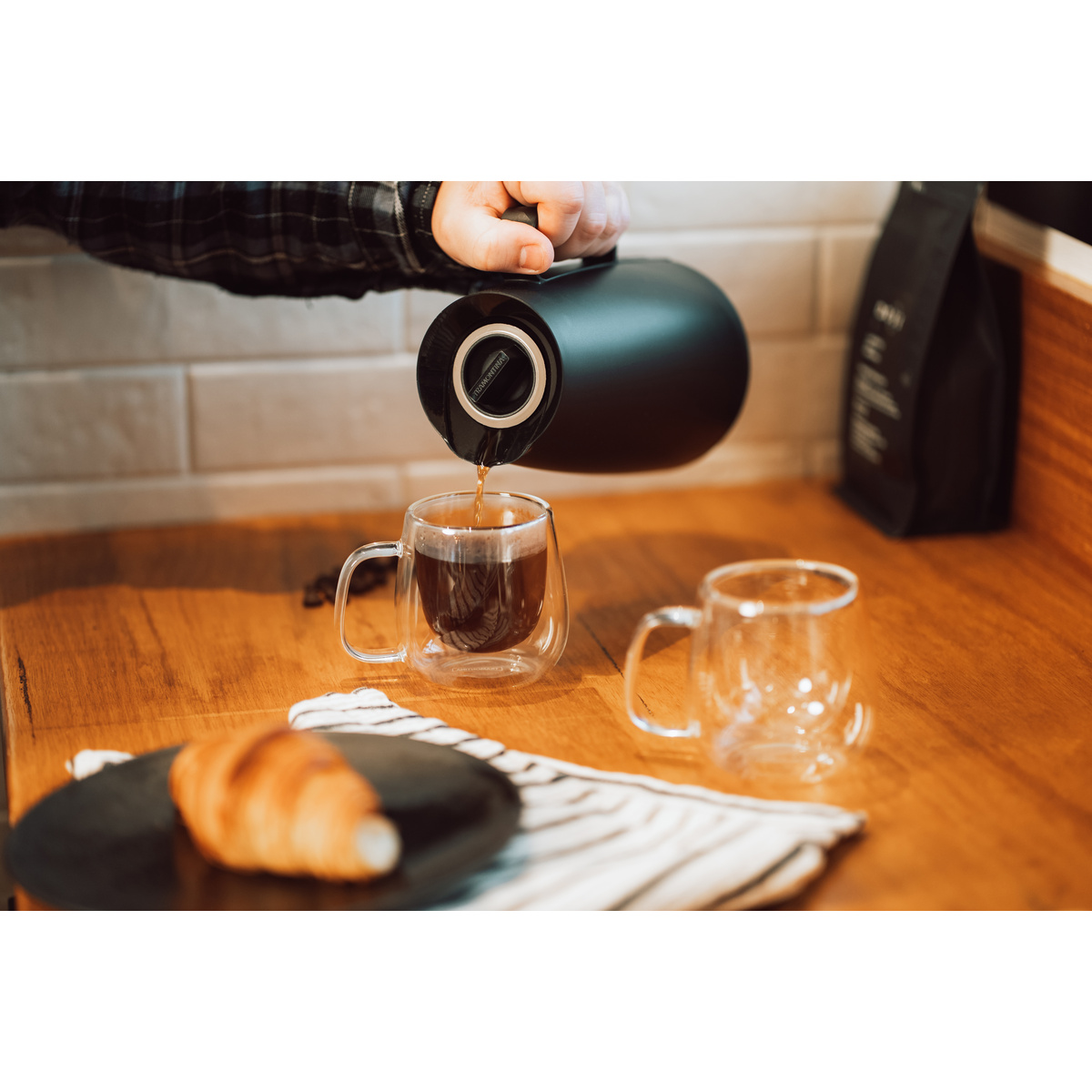 Bule Térmico Tramontina Exata 500 ml Plástico Preto - Imagem 6